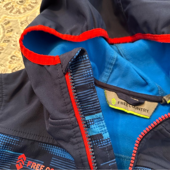 Kids hooded jacket - lined lightweight softshell outerwear coat - XL 10/12 boys - Picture 4 of 9